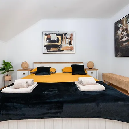 Apartment Ira *